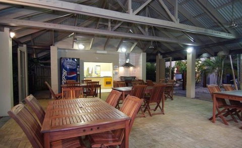 Comfort Suites Trinity Beach Club - Accommodation Gladstone 4