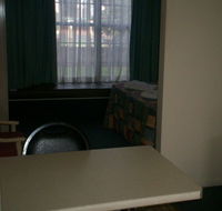 A Raceview Motor Inn - Accommodation Gladstone