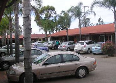 Bronco Motor Inn - Accommodation Gladstone 1