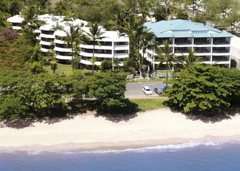 Roydon Beachfront Holiday Apartments - Accommodation Gladstone 2