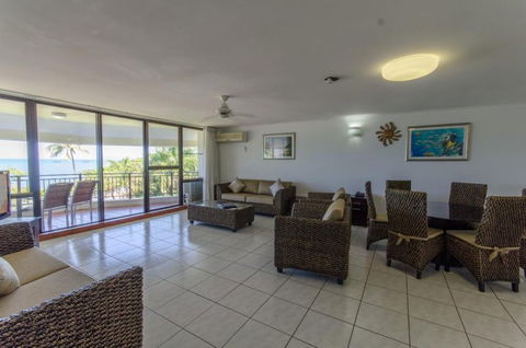 Roydon Beachfront Holiday Apartments - Accommodation Gladstone 9
