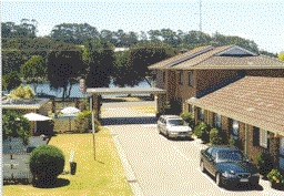 Hybiscus Lodge Motel & Holiday Apartments - Accommodation Gladstone 0