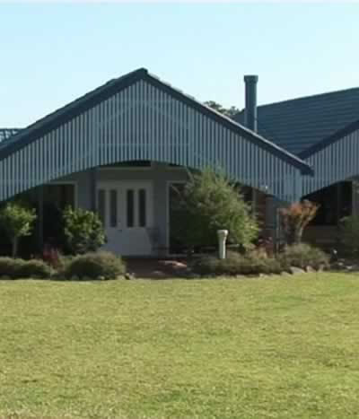 Jacaranda Country Lodge - Accommodation Gladstone 0