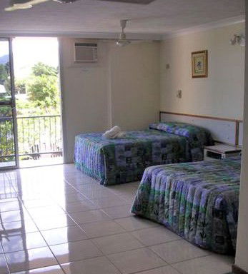 Cairns Holiday Lodge - Accommodation Gladstone 2
