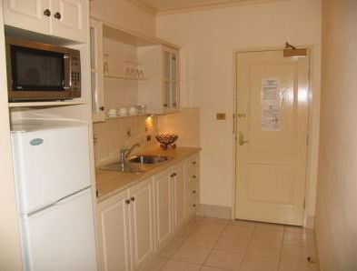 The Lawson Motor Inn - Accommodation Gladstone 3