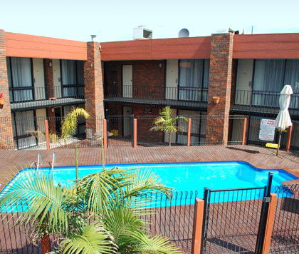 All Seasons Central Court Motel - Accommodation Gladstone 2