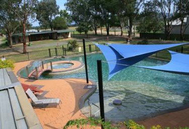 Valley Vineyard Tourist Park - Accommodation Gladstone 0