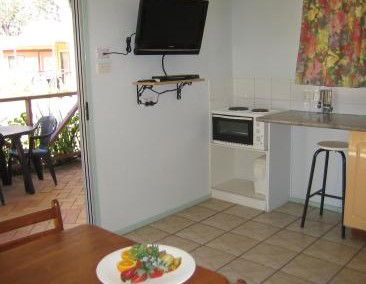Valley Vineyard Tourist Park - Accommodation Gladstone 2