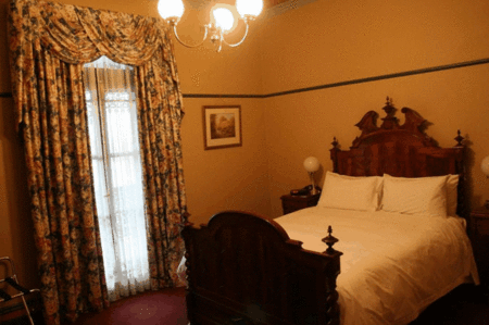 The Yarra Glen Grand Hotel - Accommodation Gladstone 2
