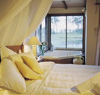 Lake Weyba Cottages - Accommodation Gladstone