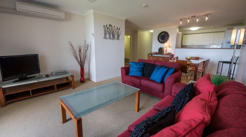 Coral Towers Holiday Apartments - Accommodation Gladstone 1