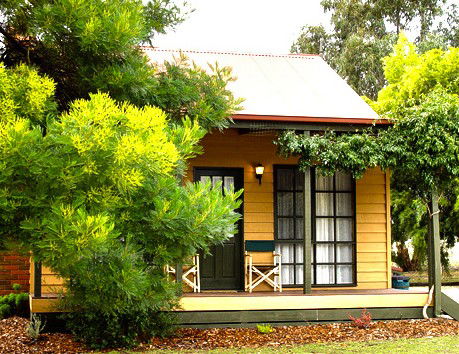 Mountain View Motor Inn And Holiday Lodges - Accommodation Gladstone 0