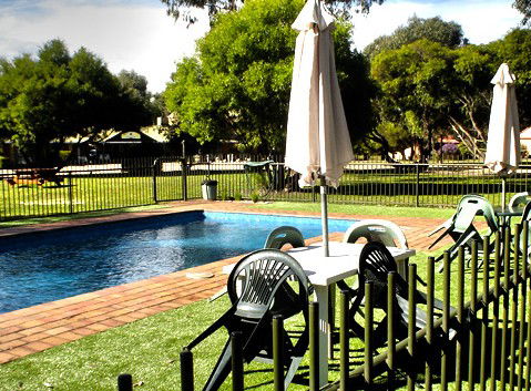 Mountain View Motor Inn And Holiday Lodges - Accommodation Gladstone 3