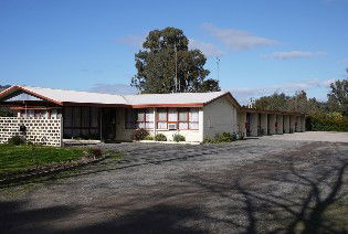 The Castle Creek Motel - Accommodation Gladstone 0