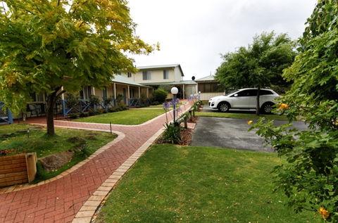 Park Avenue Holiday Units - Accommodation Gladstone 0