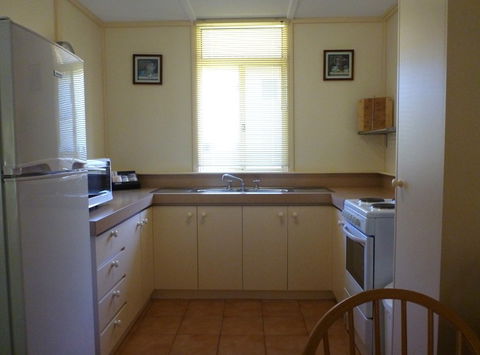 Park Avenue Holiday Units - Accommodation Gladstone 5