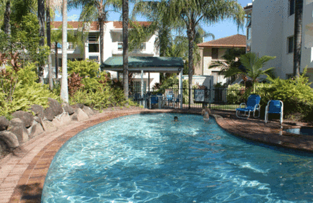 Cannes Court - Accommodation Gladstone 1