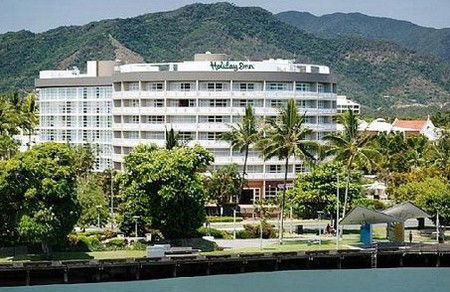 Holiday Inn Cairns - Accommodation Gladstone 0