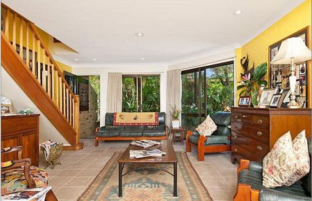 Sandals - Accommodation Gladstone 2
