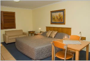Windmill Motel And Reception Centre - Accommodation Gladstone 2