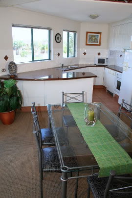 Santa Fe Holiday Apartments - Accommodation Gladstone 3