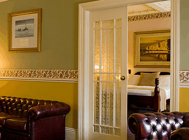 Hadleys Hotel - Accommodation Gladstone 1