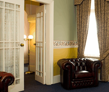 Hadleys Hotel - Accommodation Gladstone 4