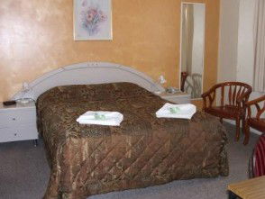 Chadstone Executive Motel And Serviced Apartments - Accommodation Gladstone 2