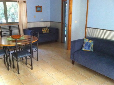 O'Carrollyns At One Mile Beach - Accommodation Gladstone 5
