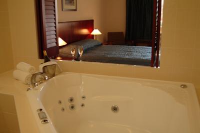 Coffee House Luxury Apartments - Accommodation Gladstone 2