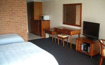 Marina Resort - Accommodation Gladstone 3