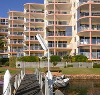 On The River Apartments - Accommodation Gladstone