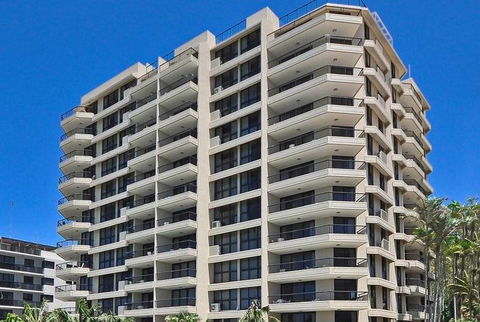 Clubb Coolum Beach - Accommodation Gladstone 0