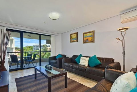 Clubb Coolum Beach - Accommodation Gladstone 3