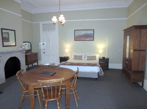 Moore Park Inn - Accommodation Gladstone 1