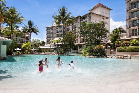 Novotel Cairns Oasis Resort - Accommodation Gladstone 2