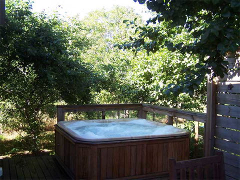 Texada Cottage - Accommodation Gladstone 0