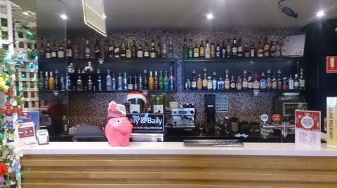 Preston Hotel - Accommodation Gladstone 0