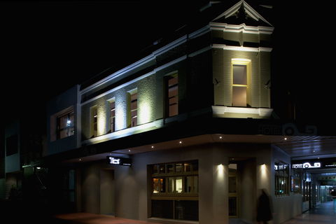 Crocodile Farm Hotel - Accommodation Gladstone 0