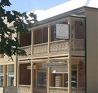 Cobb  Co Court Boutique Hotel - Accommodation Gladstone
