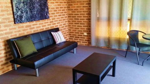 Jackaroo Apartments - Accommodation Gladstone 2