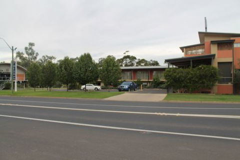 Forbes Victoria Inn - Accommodation Gladstone 0