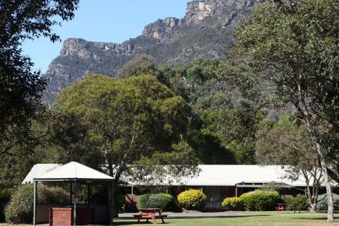 Pinnacle Holiday Lodge & Conference Centre - Accommodation Gladstone 0