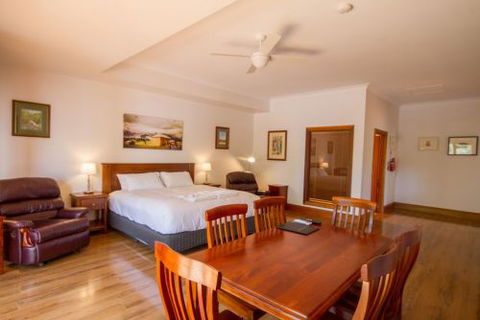 JV Jones Pty Ltd - Accommodation Gladstone 1