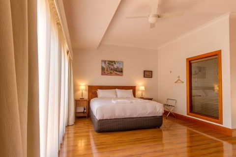 JV Jones Pty Ltd - Accommodation Gladstone 2