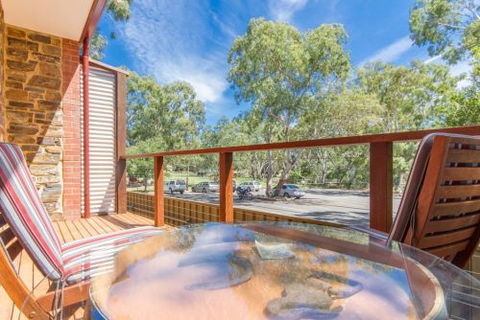 JV Jones Pty Ltd - Accommodation Gladstone 3