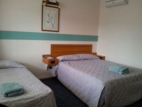 Charlton Motel - Accommodation Gladstone 0