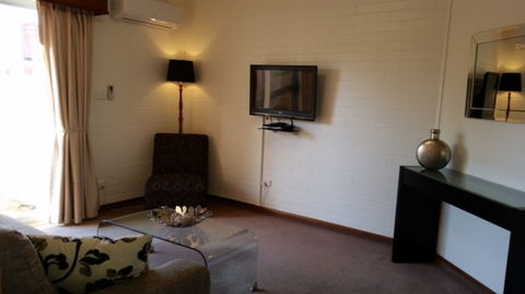 Cousins Motor Inn - Accommodation Gladstone 15