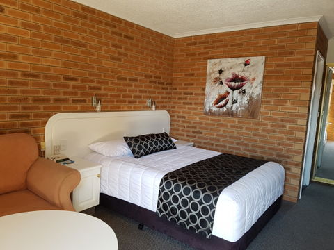 Cousins Motor Inn - Accommodation Gladstone 7