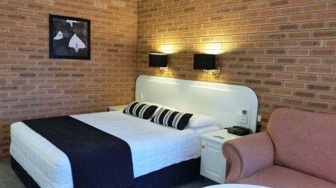 Cousins Motor Inn - Accommodation Gladstone 8